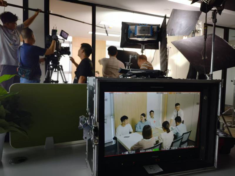 城北区TVC拍摄公司：科技产品视觉化大师，诠释未来感与功能美学